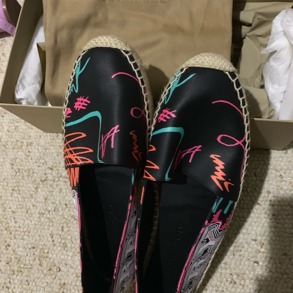 espadrille cool color goes with everything - Picture 3 of 7